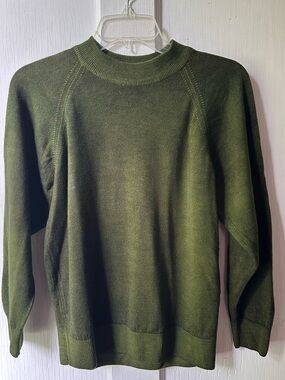 Petite Small Olive Green Crewneck Sweater
